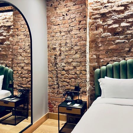 Ruz Hotels Истанбул Екстериор снимка A room at the hotel