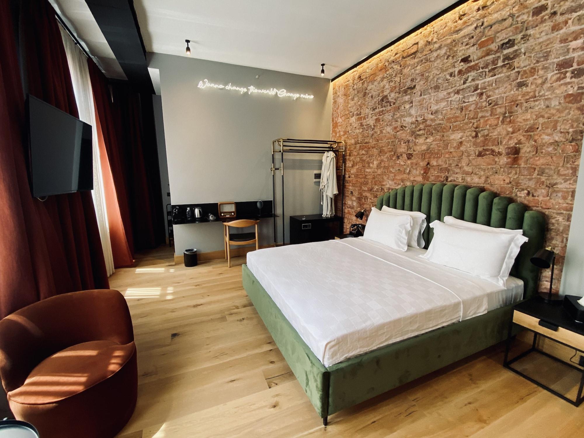 Ruz Hotels Истанбул Екстериор снимка A room at the hotel