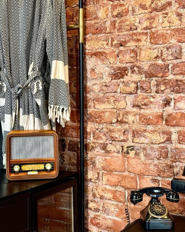 Ruz Hotels Истанбул Екстериор снимка A radio in the kitchen