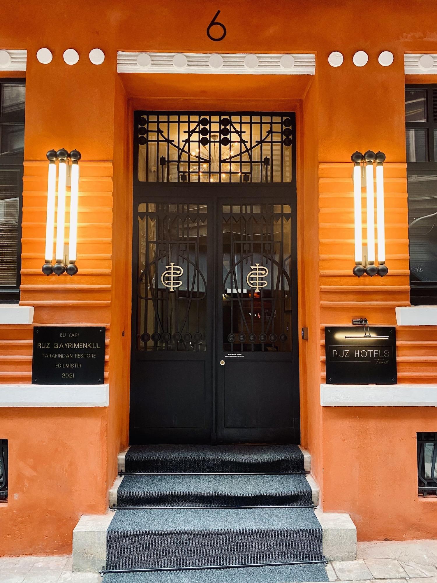 Ruz Hotels Истанбул Екстериор снимка Entrance to the hotel