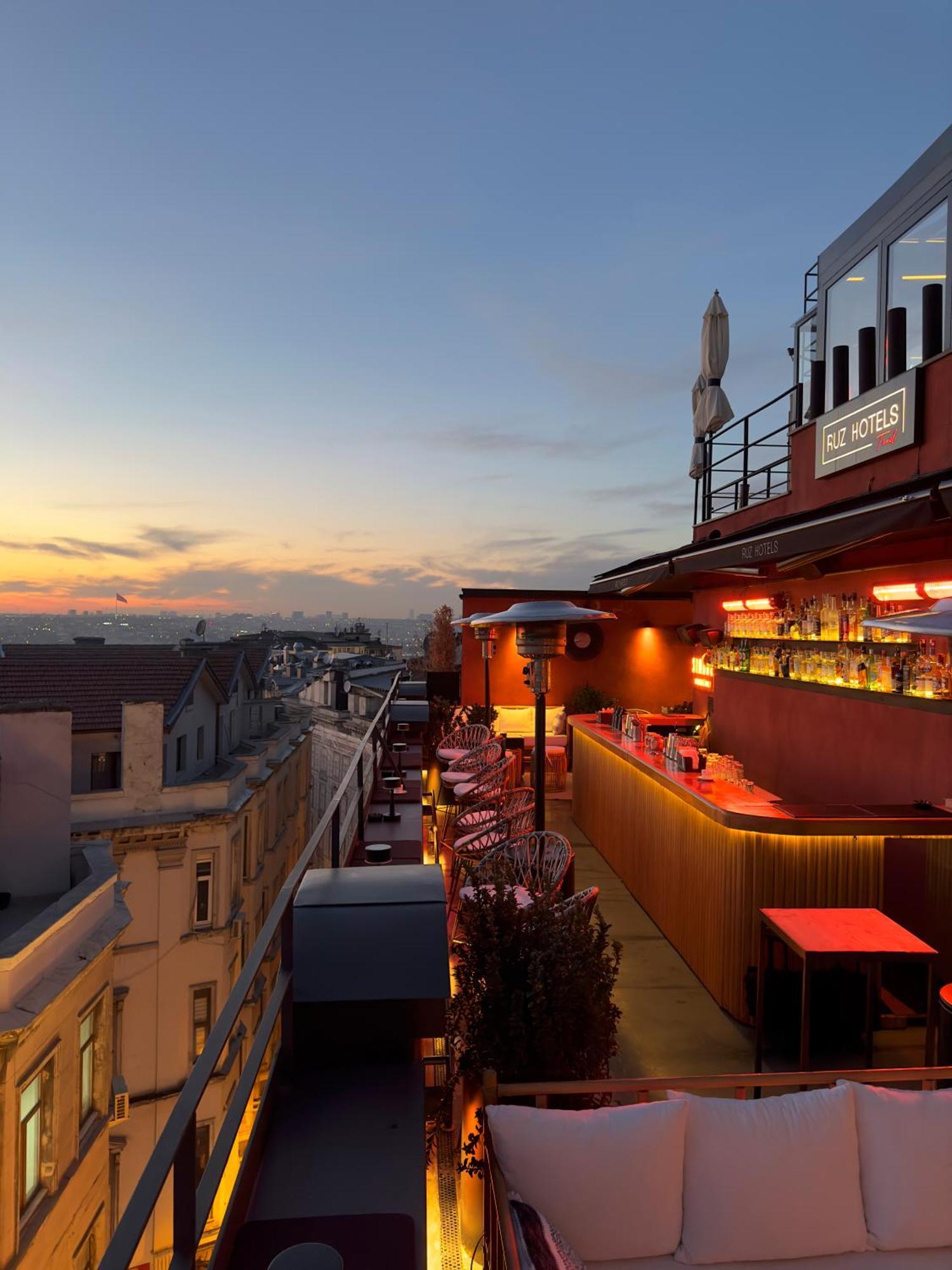 Ruz Hotels Истанбул Екстериор снимка Rooftop bar