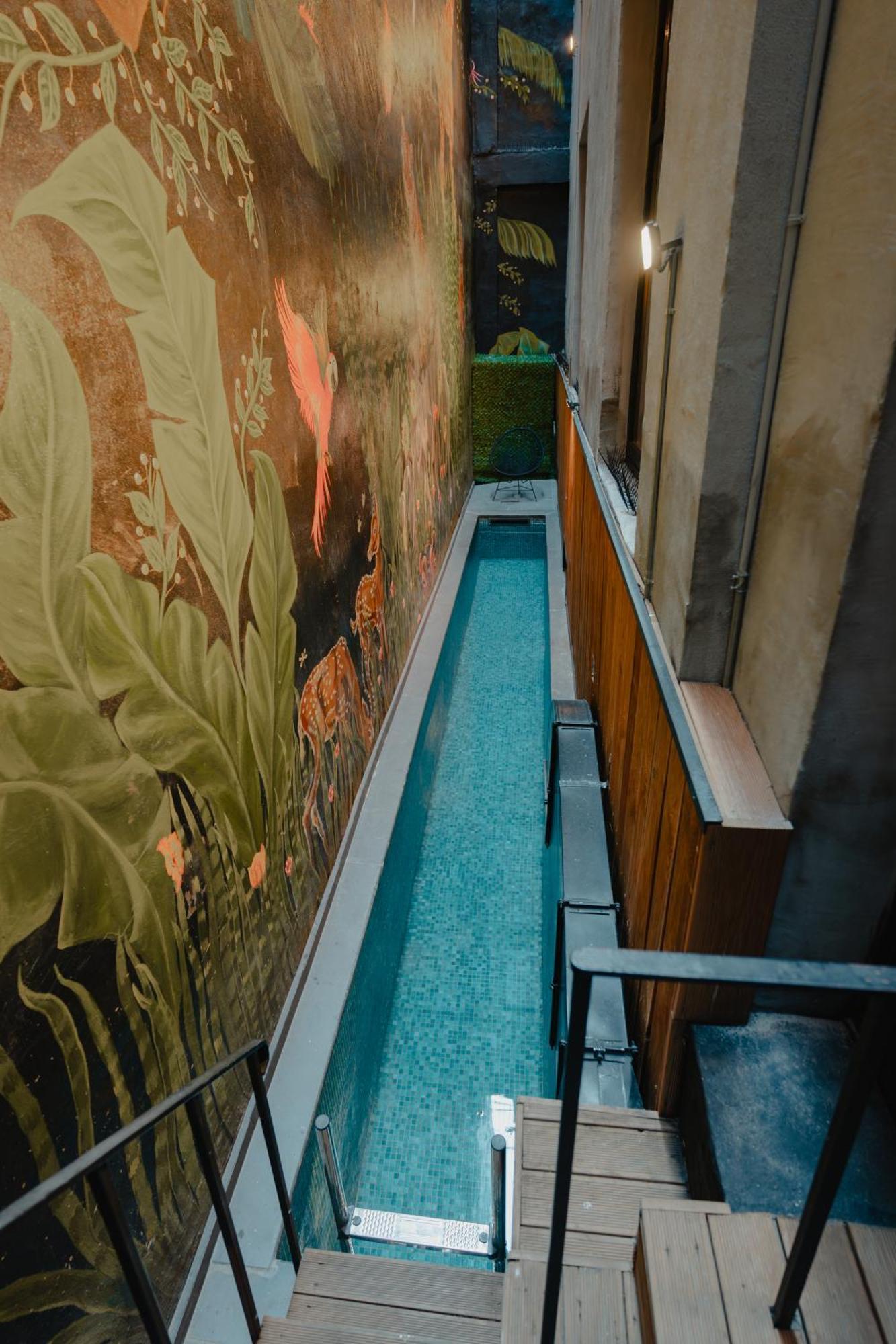 Ruz Hotels Истанбул Екстериор снимка The water feature